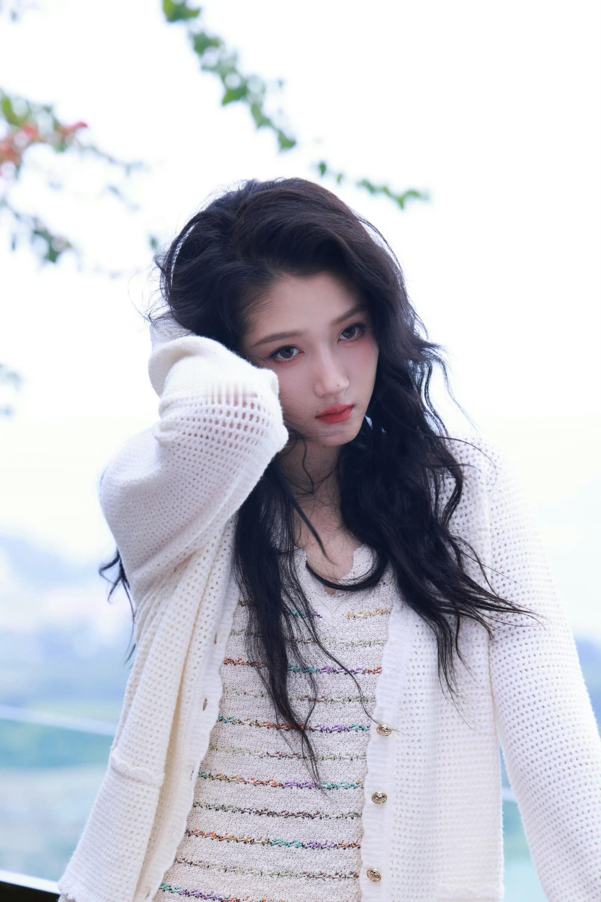 关晓彤最近侧拍花絮质量很高啊美图不嫌多