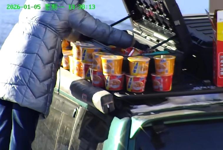 如果你和这样的朋友去长途自驾游的话，一定会非常幸福这是一位网友拍摄的自家楼下的