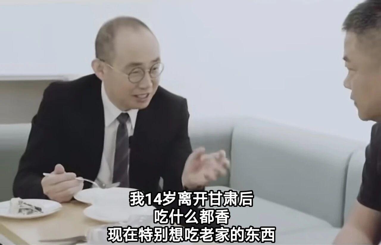 潘石屹说在纽约特别想吃家乡的包子，这一家子已经彻底定居国外了，潘石屹也已经5年没