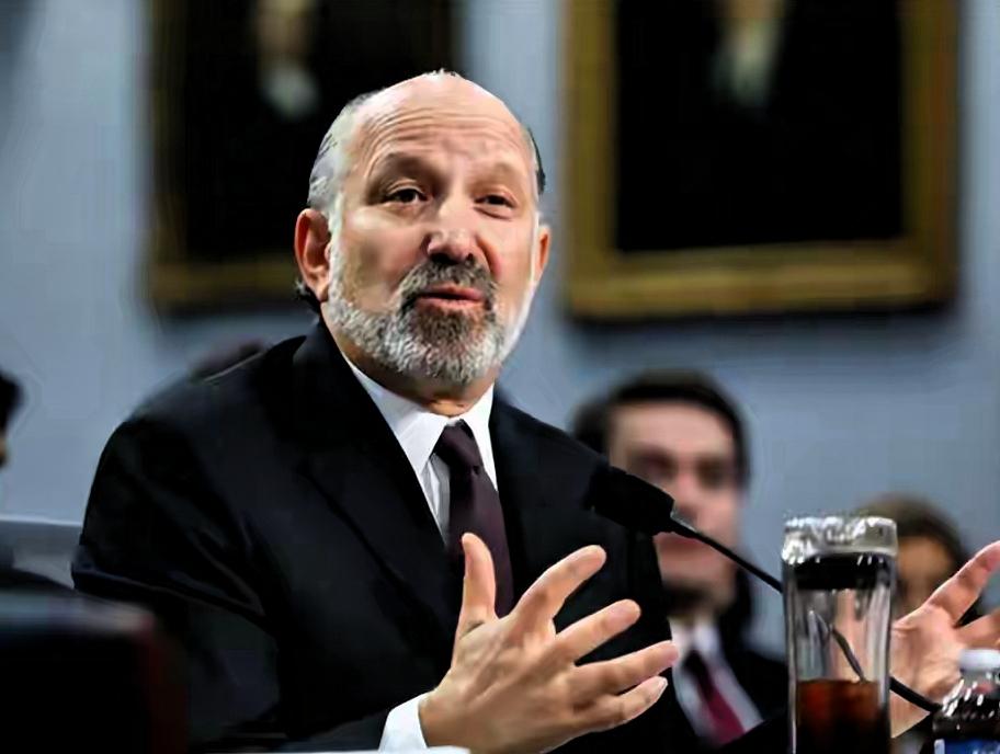 美国开始着急了！最近美国国会一场听证会，让全球科技圈彻底炸锅。美国商务部长