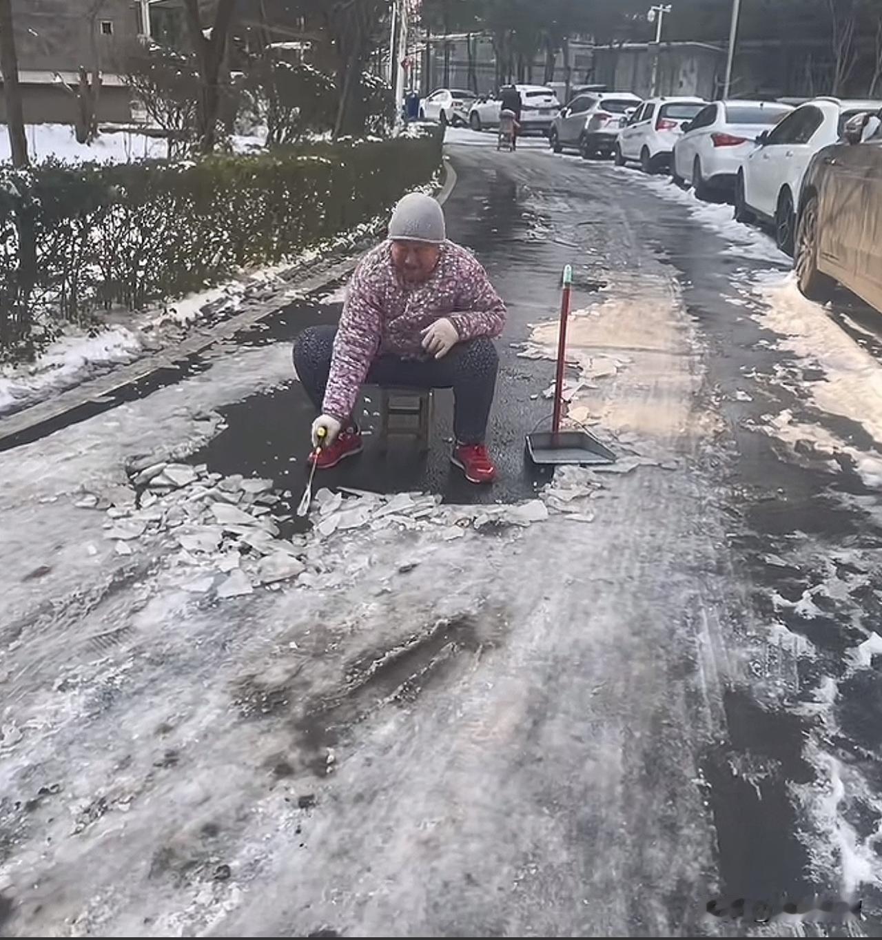 这才是高尚的灵魂！1月21日下午，河南平顶山新城小区一位网友准