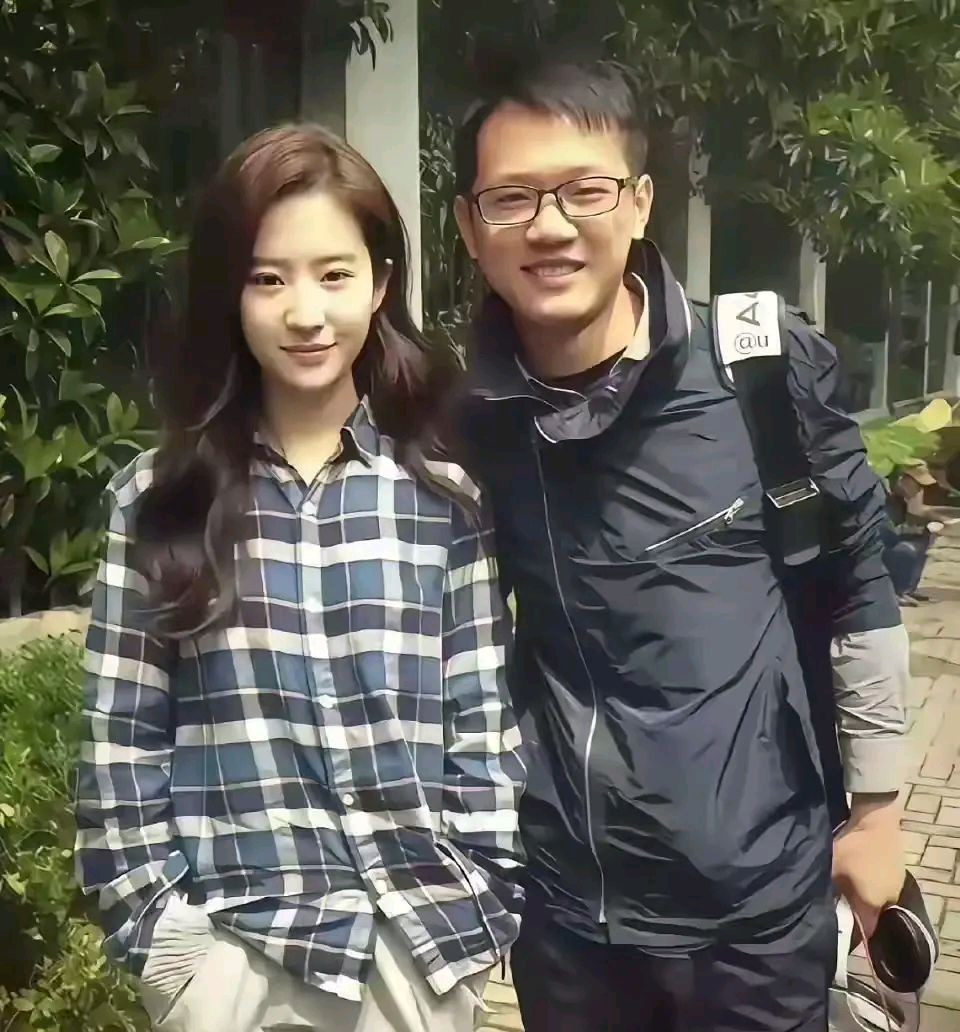 两张图告诉你高奢品牌为何偏爱刘亦菲，即便是设计感稍显普通的服装，在她身上也能被驾