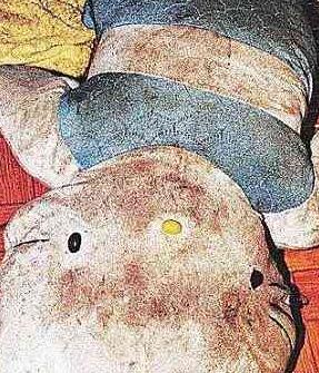 1999年，23岁陪酒女樊敏仪，因拖欠陈文乐几千块债务，被对方伙同两人锁在尖沙咀