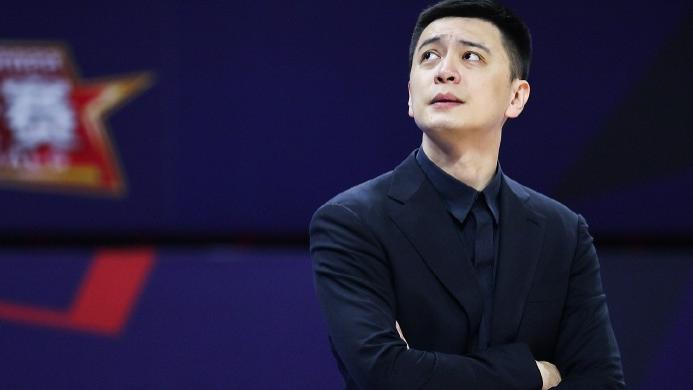 当赵继伟遭遇郭艾伦的待遇后——方知后者为何在CBA后卫线是独一档的存在