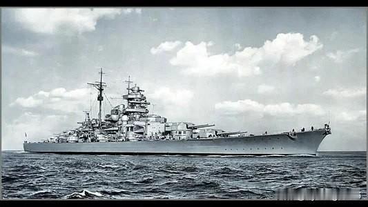 🇩🇪俾斯麦号战列舰这艘战舰的故事并非始于造船厂，而是始于谈判桌。第一次世