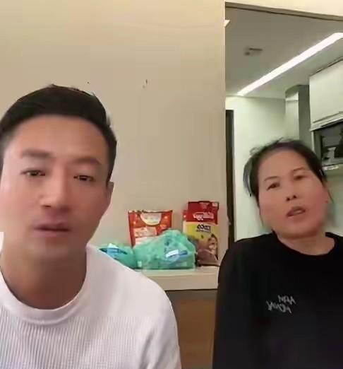 #晒图笔记大赛#汪小菲在湾湾陪两个孩子，和小杨阿姨一起直播，力证小杨阿姨没有被