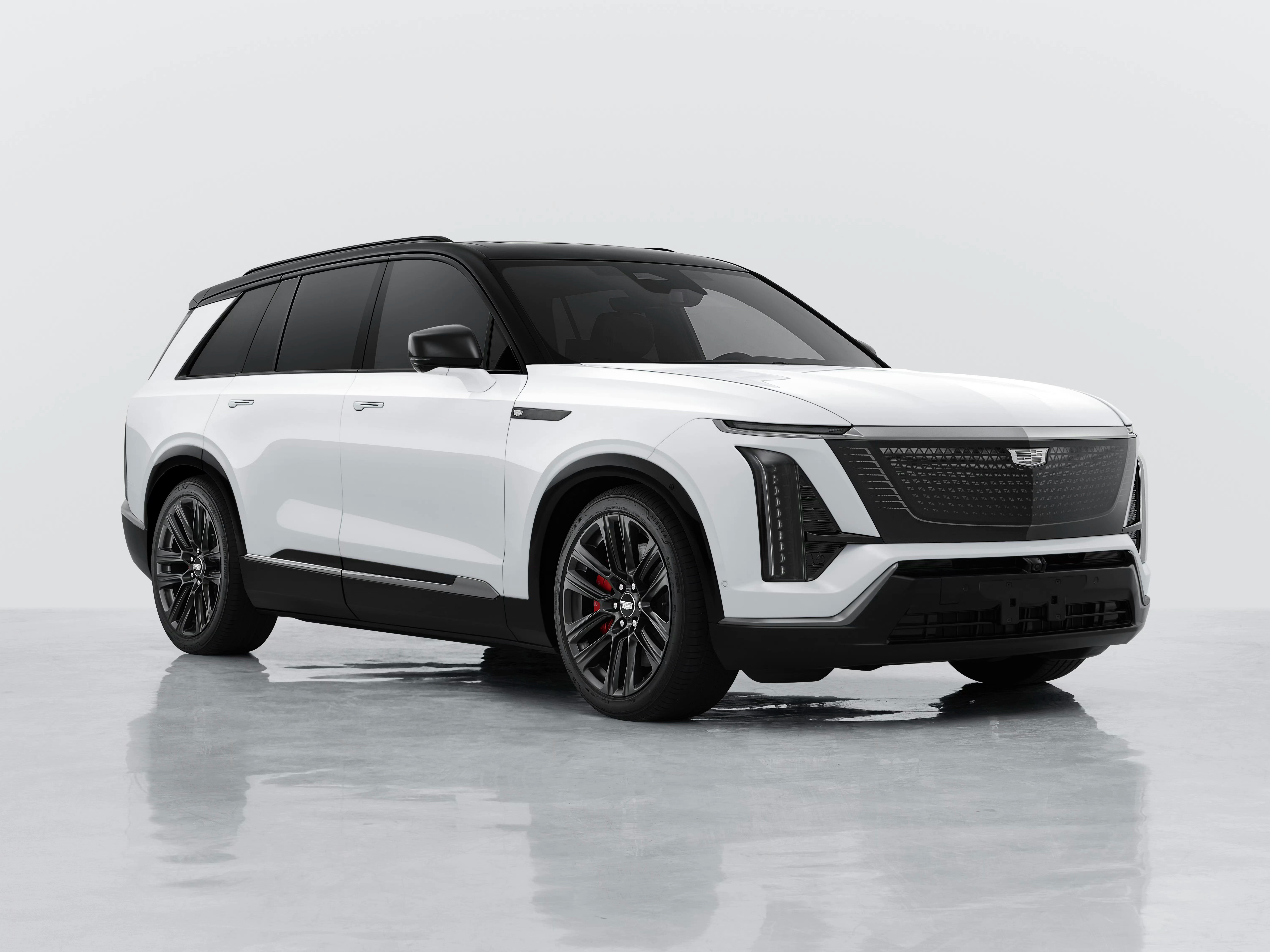 大型新能源SUV市场除了国产车，还有个有意思的产品——凯迪拉克VISTIQ比凯雷
