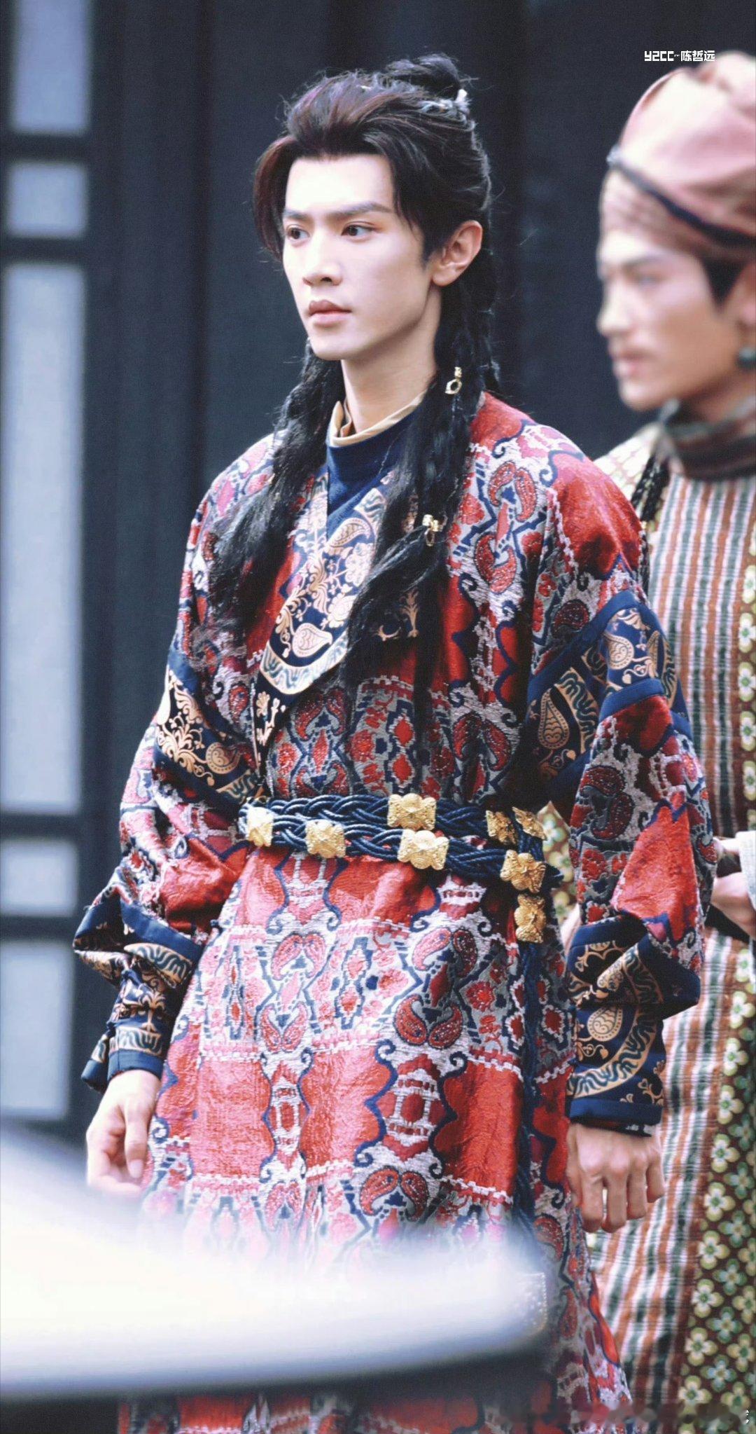 陈哲远江山为聘英寡新皮肤解锁异域编发​​造型[抱抱][抱抱][抱抱]翩翩少