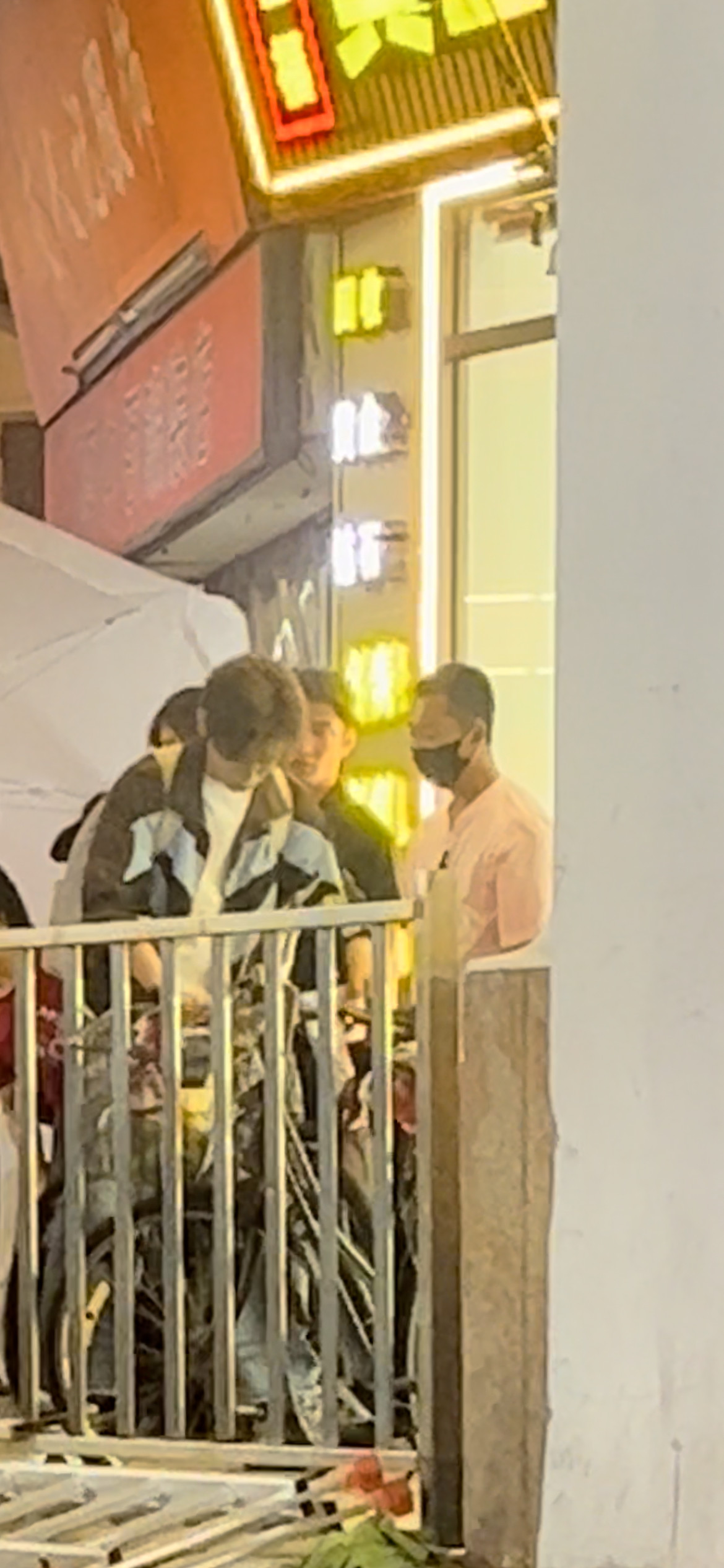 今天很近…看爽了辣鸡苹果~但是肉眼看爽了​​​
