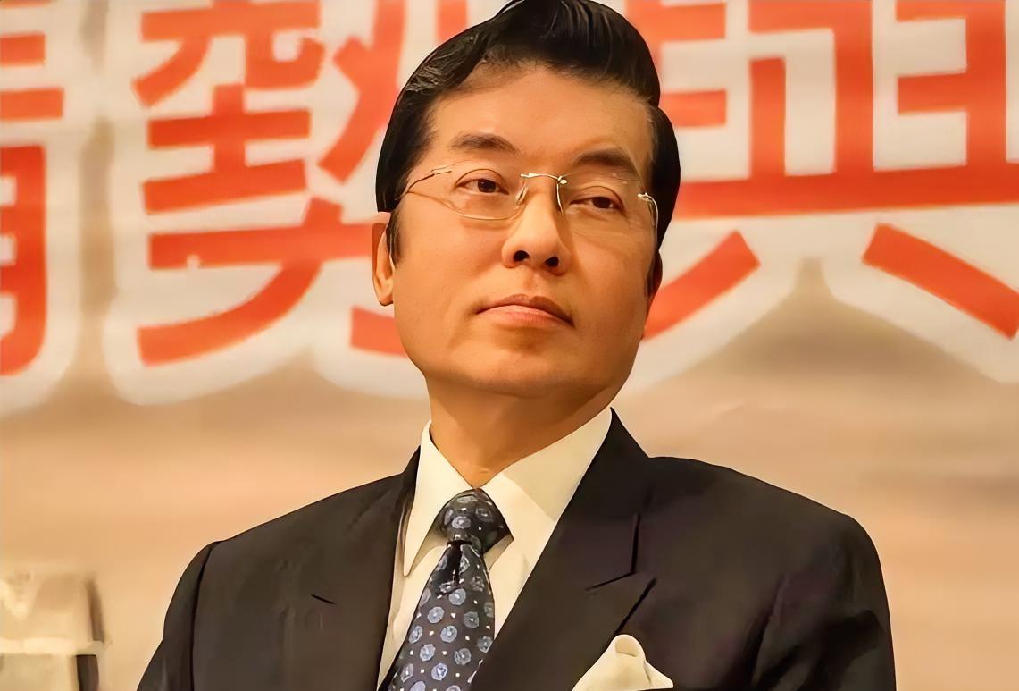 张荣恭说，我这把年纪回来当副主席，不为别的。当年连主席访大陆，我在两岸跑断腿牵线