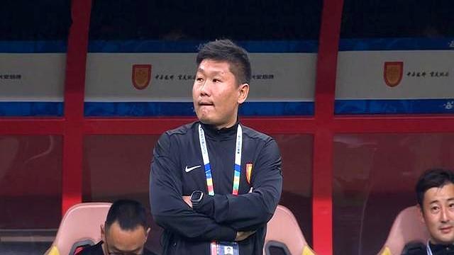 中超前八轮最佳教练是谁？答案是刘建业。作为重庆铜梁龙主教练，刘建业把一支保级队