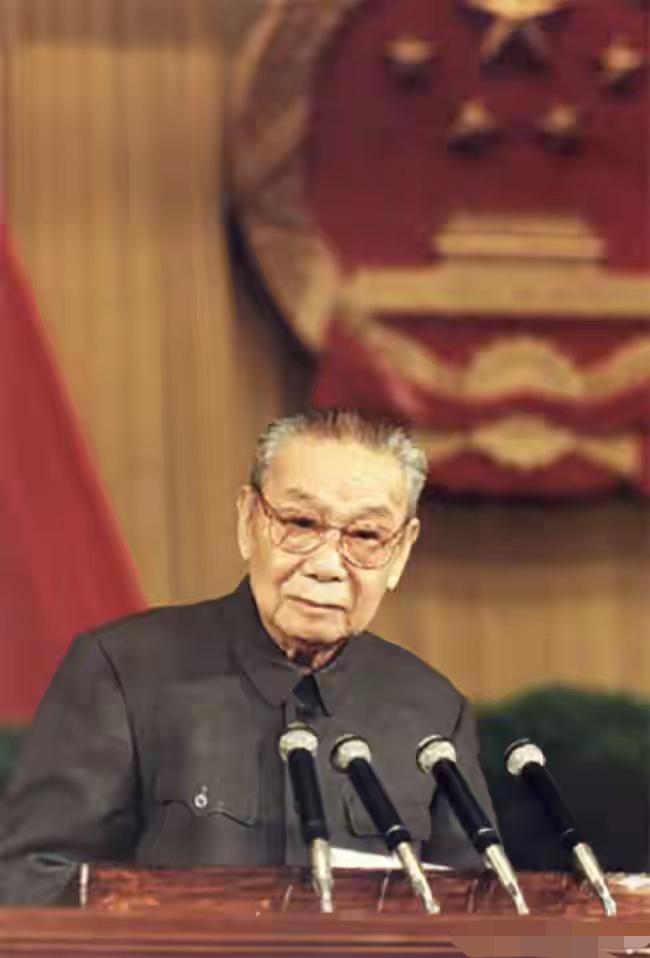 唯一担任过外交部长的将军大使，毛主席称赞他是外交部的“壮丁”，周总理评价外交部没