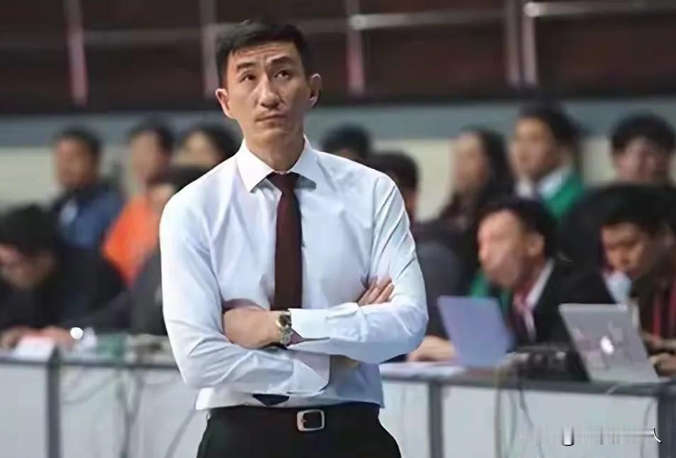 北汽为什么最缺凝聚力？本人猜测，不一定对，北汽通过四强赛后，球迷都认为，本土大
