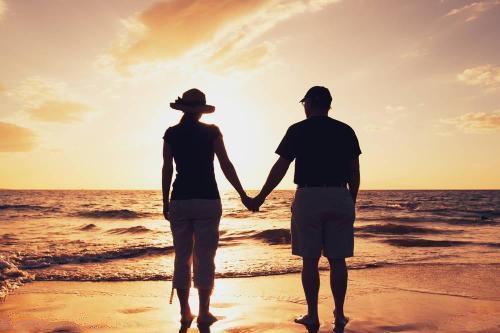 嘿，朋友们，今天给大家讲个超级暖的爱情小故事，保证看完心里暖到不行！故事发生在一