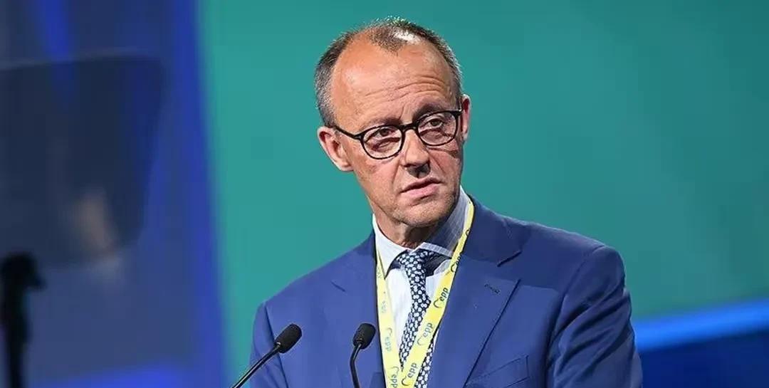 战败国可以保留军队和武器？默茨这一次选择直接拱火！他表示西方提供给乌克兰的武器已