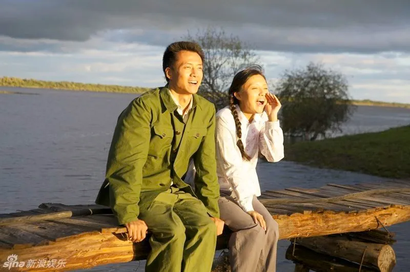 1977年，知青<em>于文娟</em>，返城前夜来到恋人住处，她解开衣扣，含泪说：“今夜让我们给