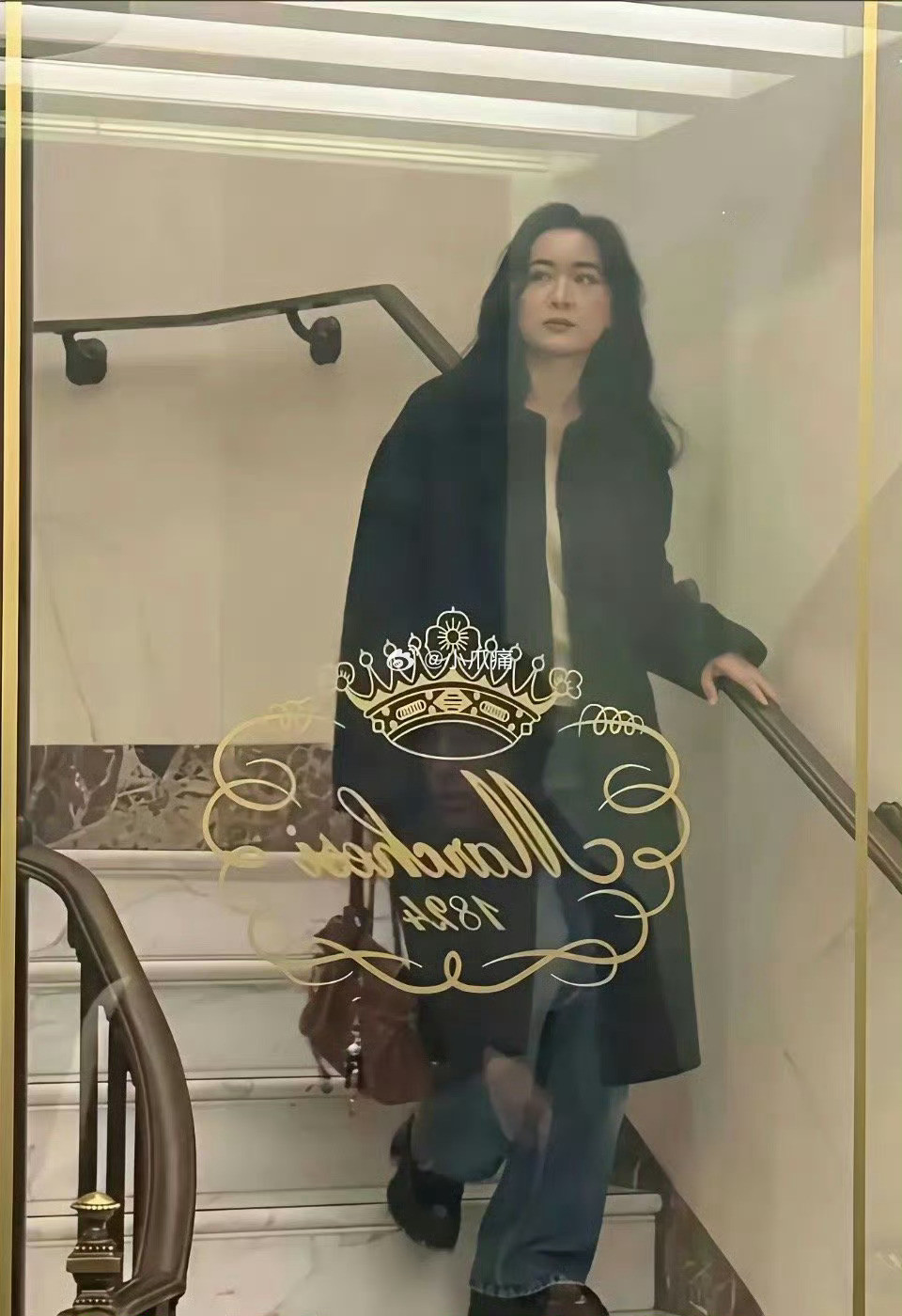 贾玲已经完全是另外的人了，不再肥胖搞笑，而是高冷时尚