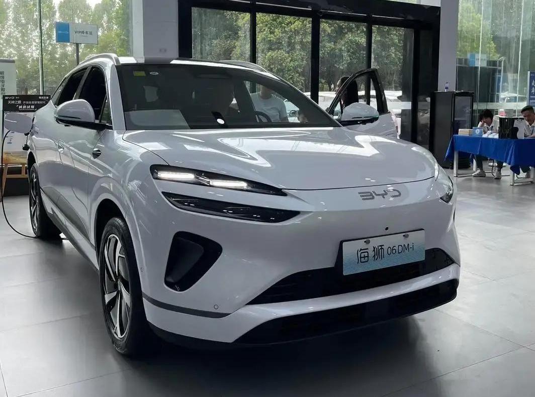 比亚迪奇瑞长城的差距越来越大了!9月，比亚迪出口：7.08万辆。9月，奇瑞出