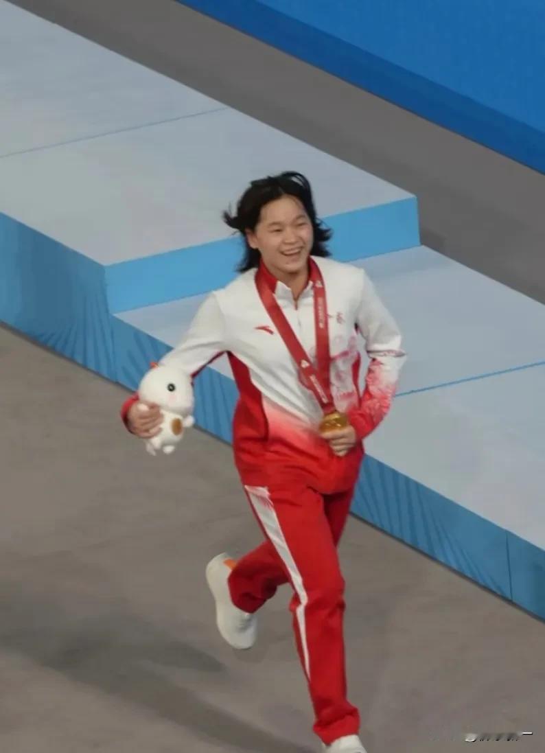 白天有多担心全红婵晚上看到她王者归来，又拿第一就有多爽啊直接打脸一群说她