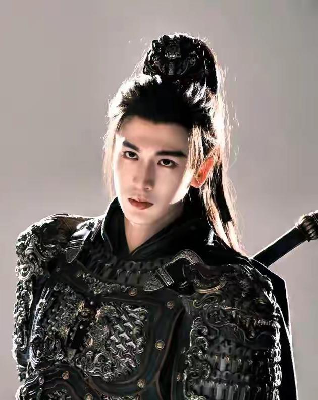 人民日报点名粉底液将军！中国军工发布没有粉底液装备火力全开这事闹得可真大，从