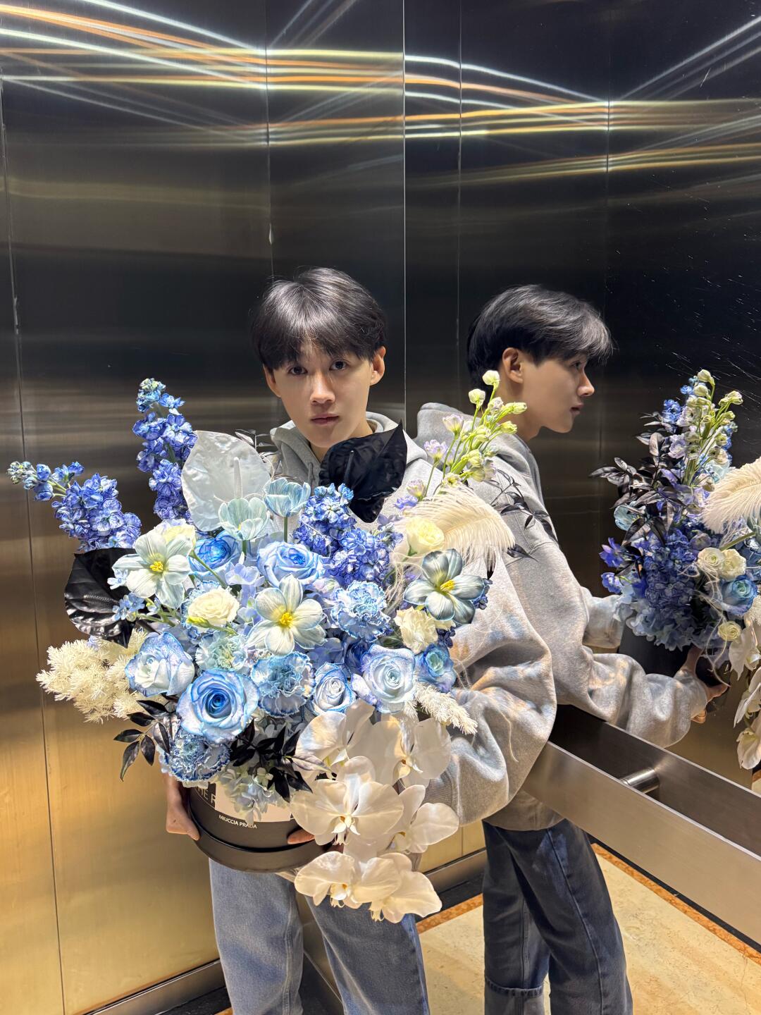 电梯🛗里也行的