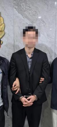晴天霹雳！5月15日琅琊新闻报道，湖南八旬老人拎着170万现金去银行存款，柜员点
