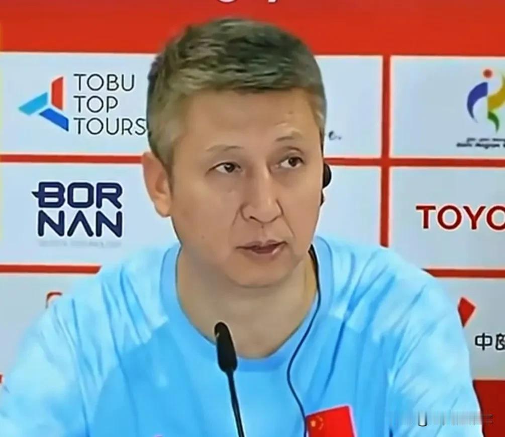 郭士强赛后一句话就总结了男篮的惨败。我们在攻防两端都做得不够好，对手比我们做