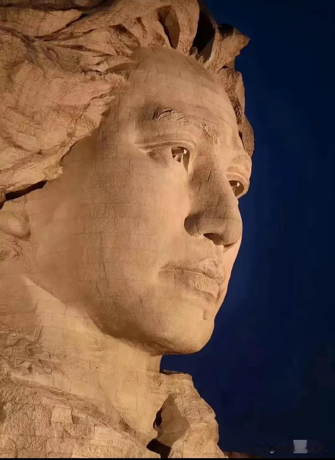 毛主席的雕像原来是这样设计的啊！怪不得看起来炯炯有神的!这就是所谓的目光如