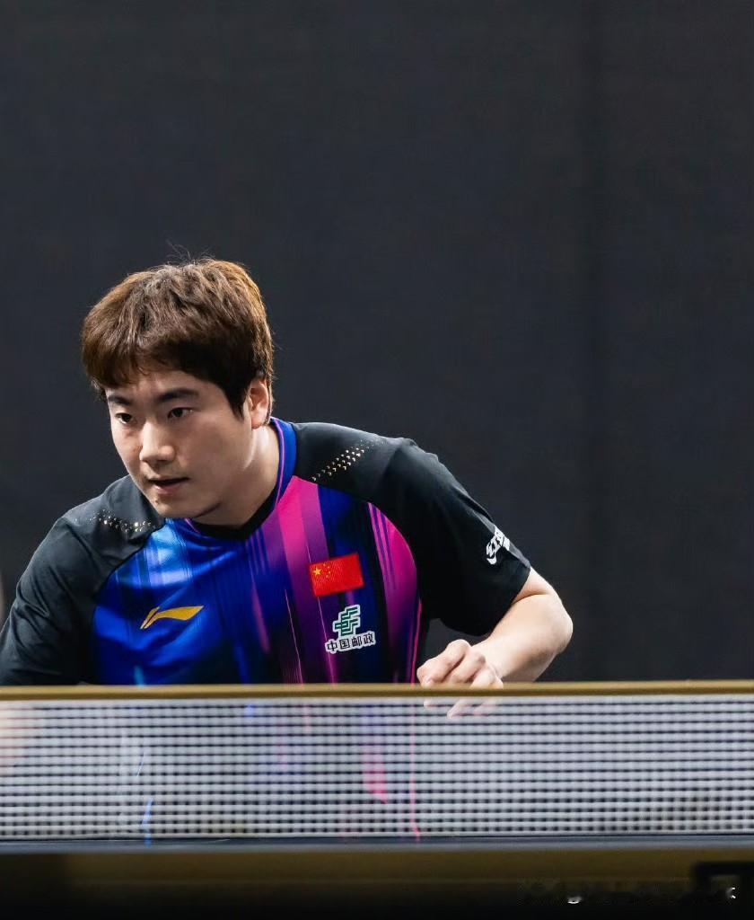 奇迹发生了！周启豪居然击败了梁靖崑！赛前以为周启豪又要被梁靖崑KO一轮游了呢，