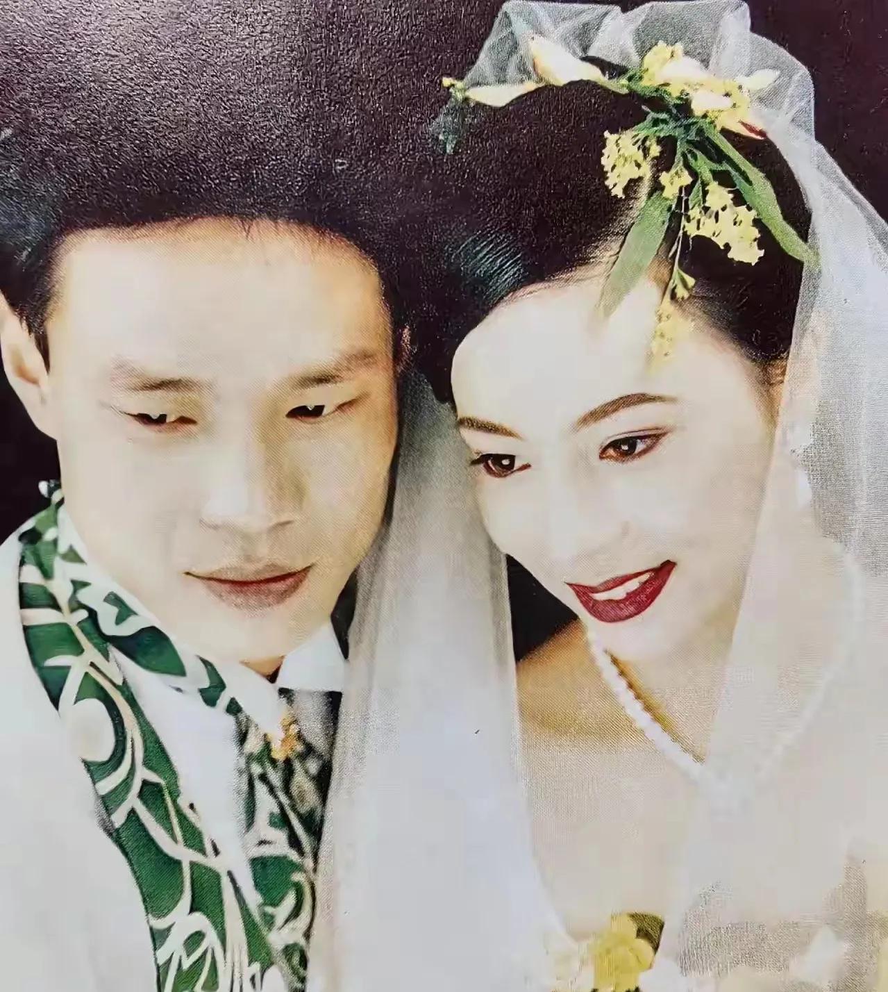 “英雄难过美人关”，范志毅也难以例外。从李倩到李茏怡再到张梦瑾。她们个个貌美如花