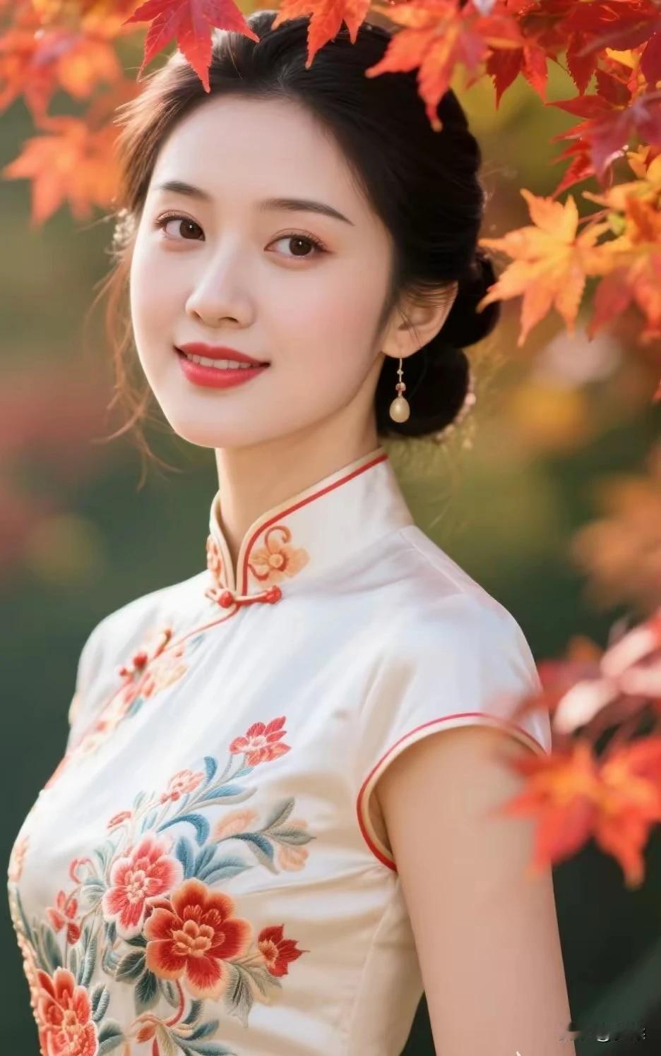 东方佳丽，旗袍雅韵。文化传承，历史悠久。中西融合，推陈出新。贴身裁剪，凸显