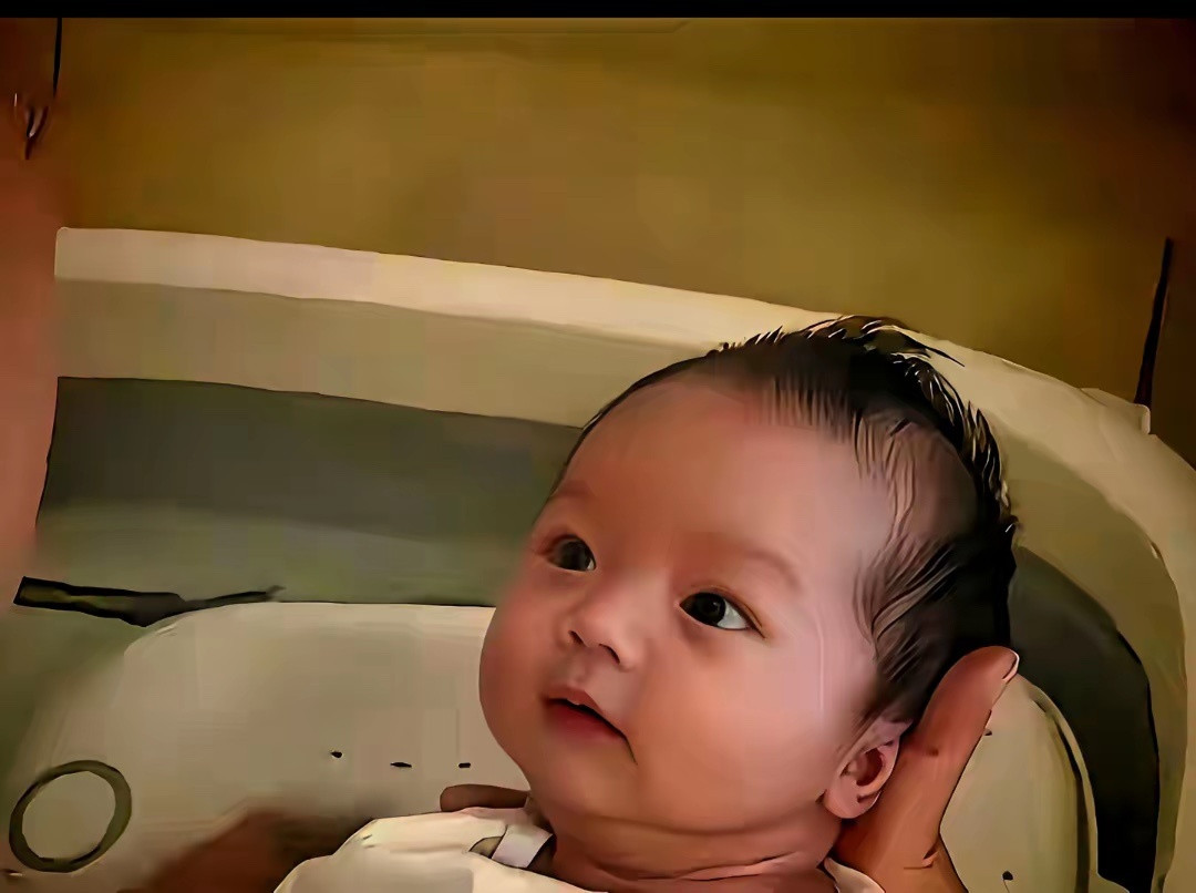 汪小菲马筱梅基因太绝了！“小炸毛”萌翻全网，这颜值谁看了不心化！