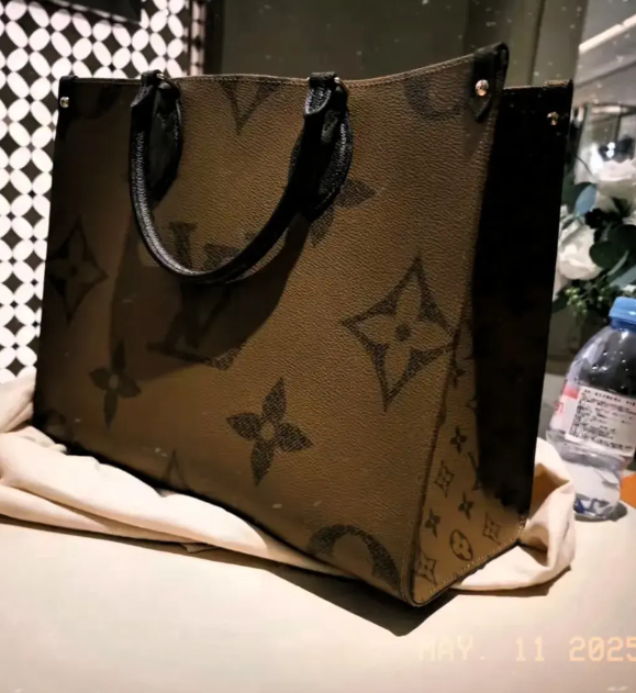 南京一女子，年收入6万。每次一发工资。就想拥有一个LV包。这个月10号一发工资，