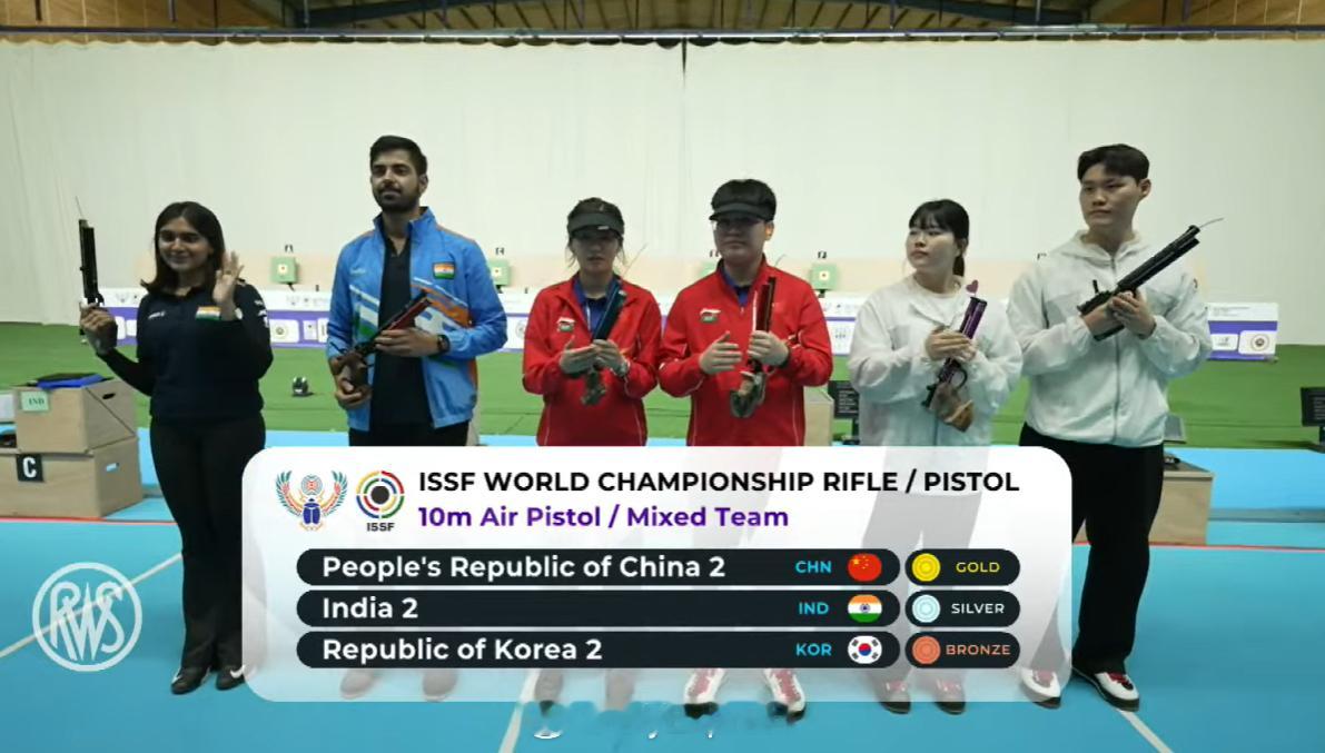 【射击世锦赛气手枪混合团体中国夺冠姚千寻加冕四冠王】11月11日埃及开罗，2