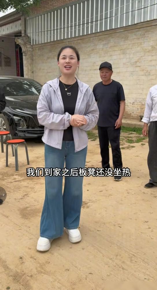 别被董艳颖骗了，她带公公去西安拜访挚友，根本不是为了演孝顺。表面看，这是旅途