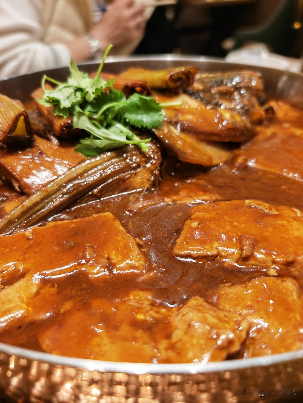 最近没少批评饭店菜肴做的不好吃，终于发一家好吃的饭店了。坐标沈阳，大东区珠林