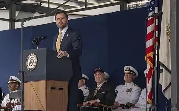 【万斯：美国主导世界的时代已经结束】据新加坡《联合早报》消息，本周五，美国副总统