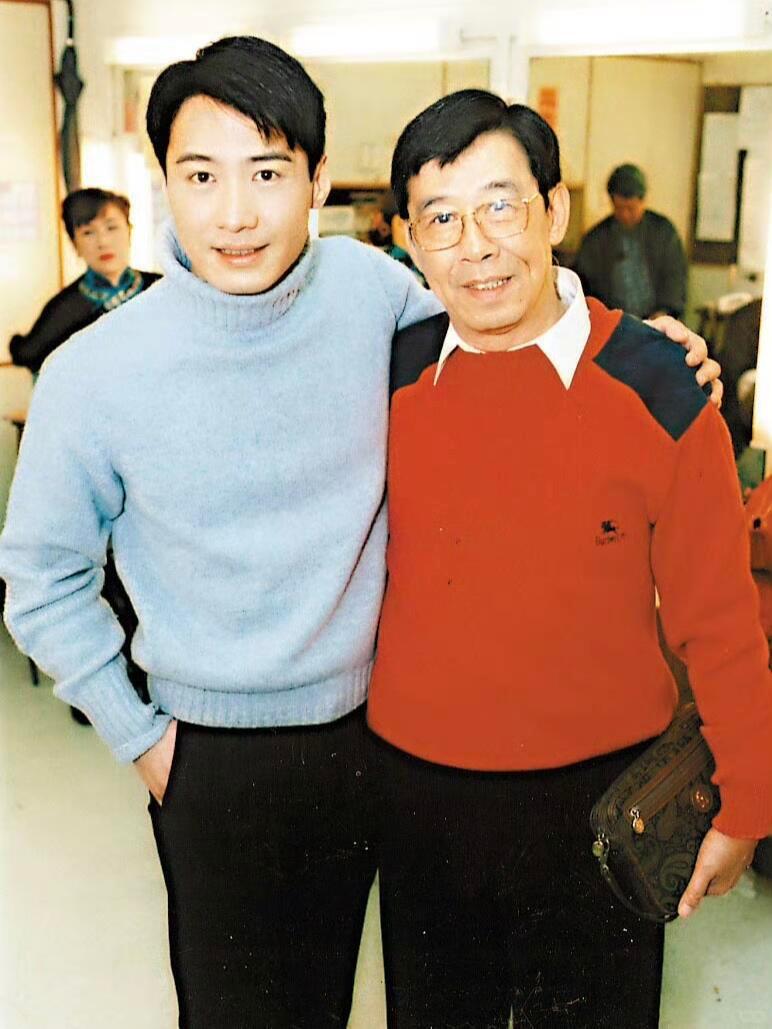 胡枫这次破纪录的红馆演唱会，刘德华、张学友全都到场撑场，唯独干儿子黎明两场全程缺