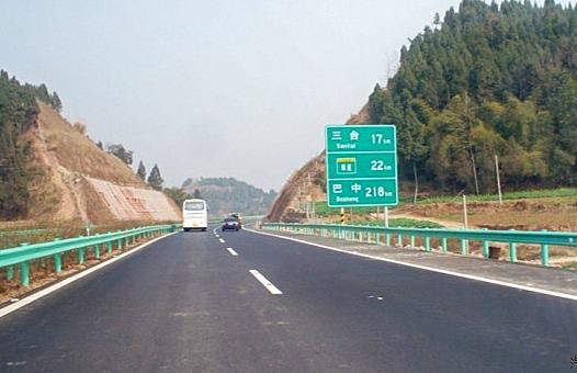 为何成巴高速部分路段限速下调？成巴高速金堂至盐亭西充段将小客车限速从120