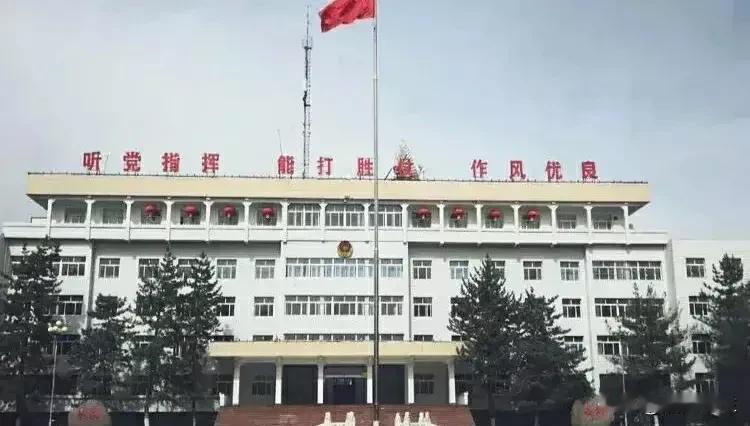 团长调任师部担任师副参谋长，表面上看是平级调动，然而这并不算得上是重用90年
