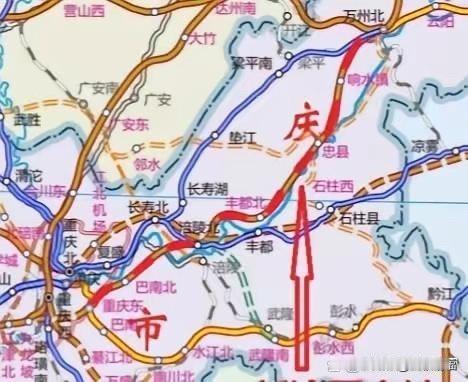 渝万高铁铺轨四月初渝万高铁全线开始铺轨，明年上半年开通运营概率很大，新渝万高铁
