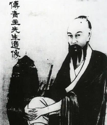 明末，山西巡抚的母亲生病，请名医傅青主诊治，谁知傅青主诊完脉后说："这么大年纪了