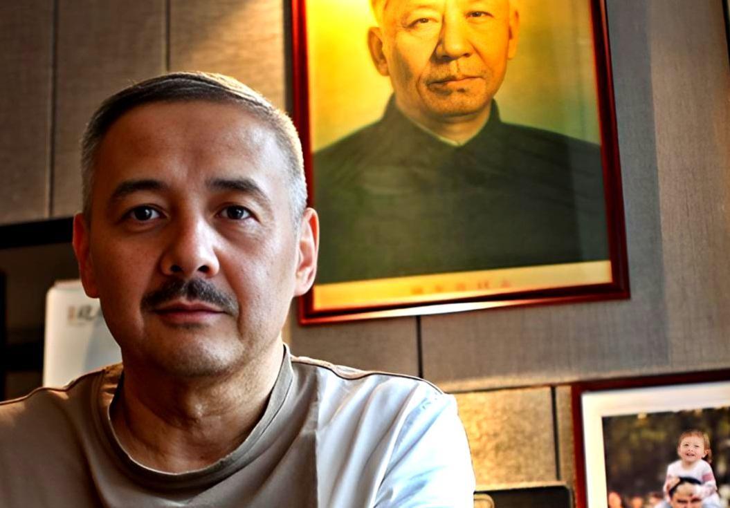 2003年，一位白发苍苍的前苏联航空专家准备启程前往中国，却被俄罗斯官员拦在海关