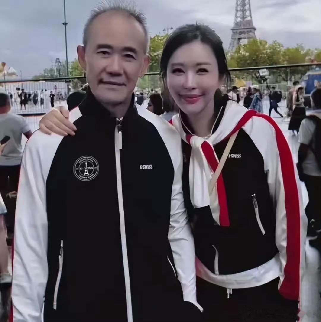 王石田朴珺势均力敌的爱情具象化欣赏对方的独特品质：王石被田朴珺的独立、勇敢和直言