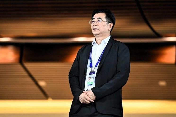 宋凯都要后悔死了？本来可以顺利退休，拿着养老金享受天伦之乐！自从接手足协以来