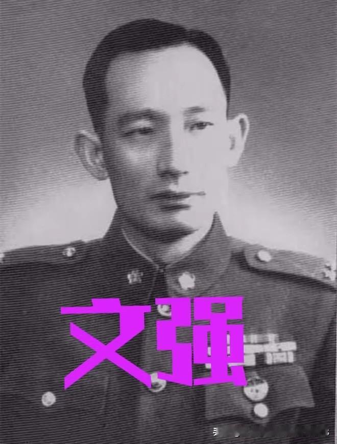 1949年1月10日，国民党中将文强，被解放军战士俘虏送到俘虏营时，正是开晚饭的