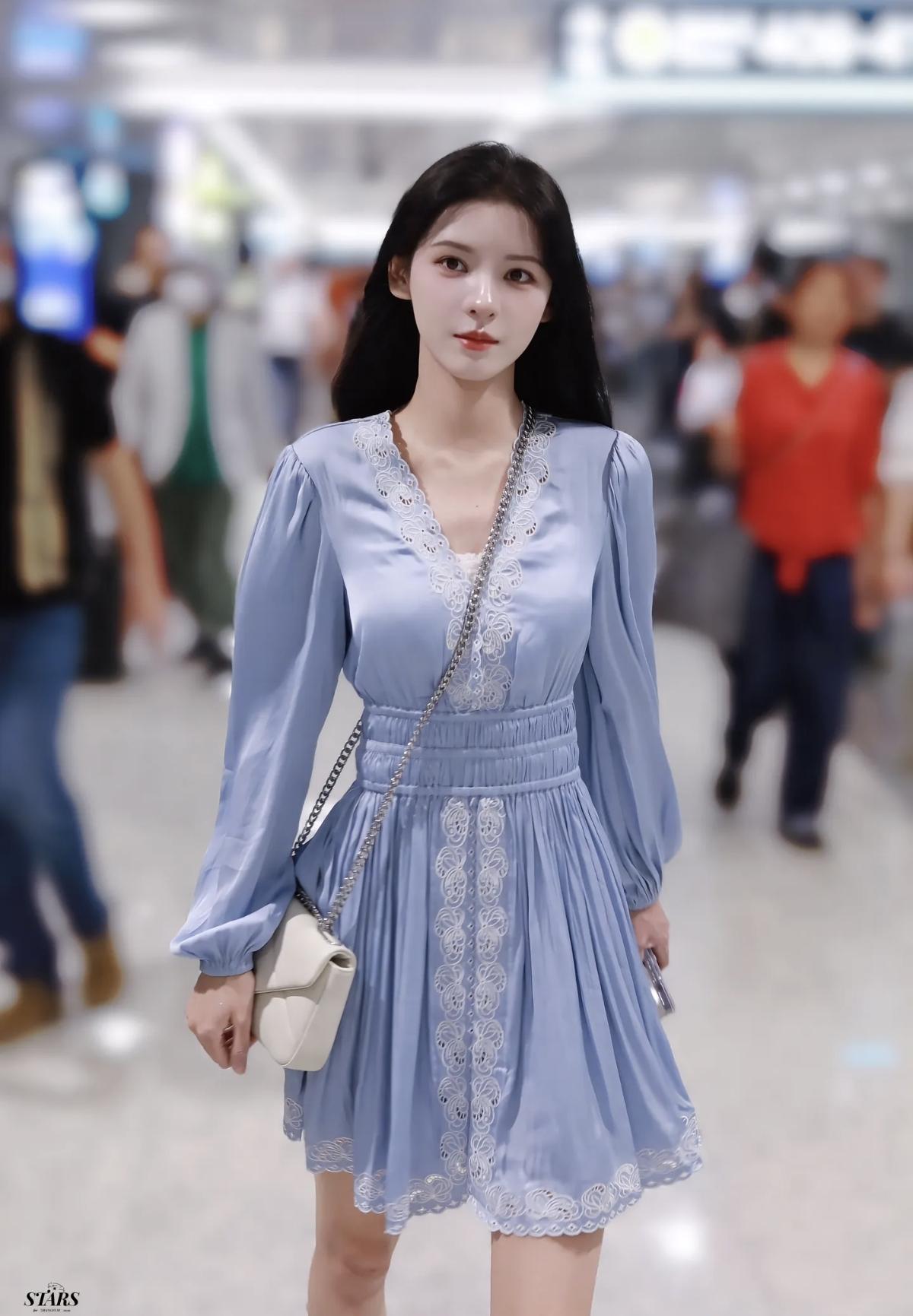 谁懂张予曦的风格反差感！穿汉服是紫藤花下的温婉仕女，着红裙是执剑带刺的玫瑰刺客，