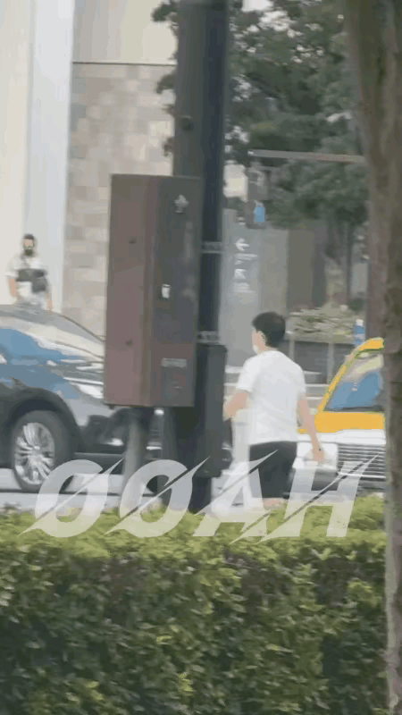 莎莎抵达横滨后出去遛达了！莎莎抵达横滨后，放下行李，也没休息就出门遛达了。从