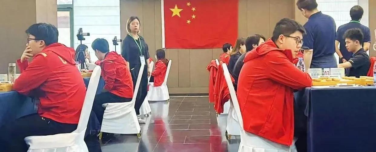 出乎意料，17岁的孟繁睿在国家象棋世锦赛选拔赛8进4的激烈拼杀中，只下了一盘慢棋