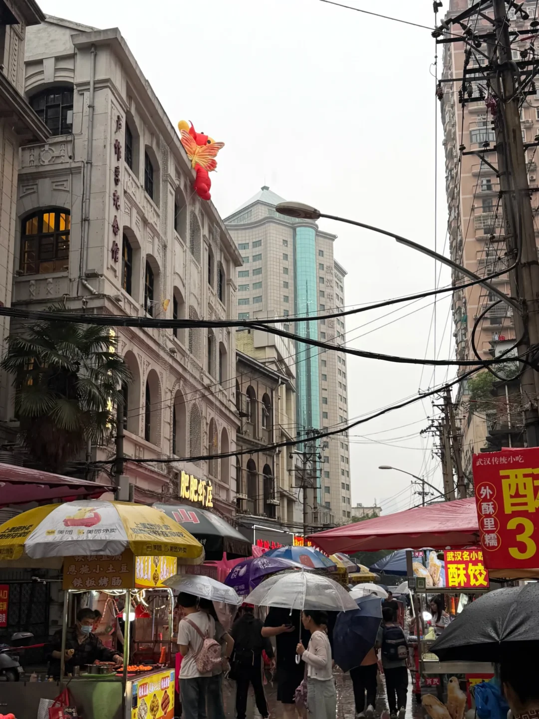 武汉江汉路，有些巷子不要随便进。。。。